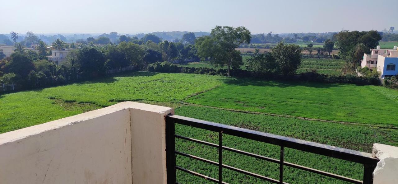 Untrained & Unplanned Apartment Jabalpur Ngoại thất bức ảnh