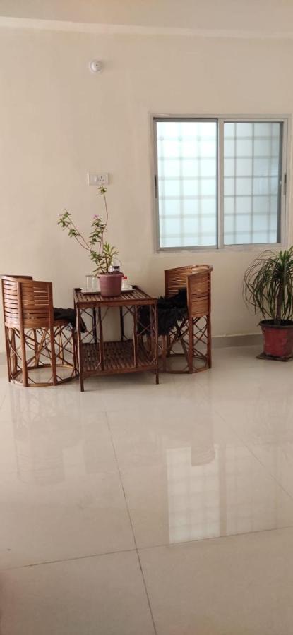 Untrained & Unplanned Apartment Jabalpur Ngoại thất bức ảnh